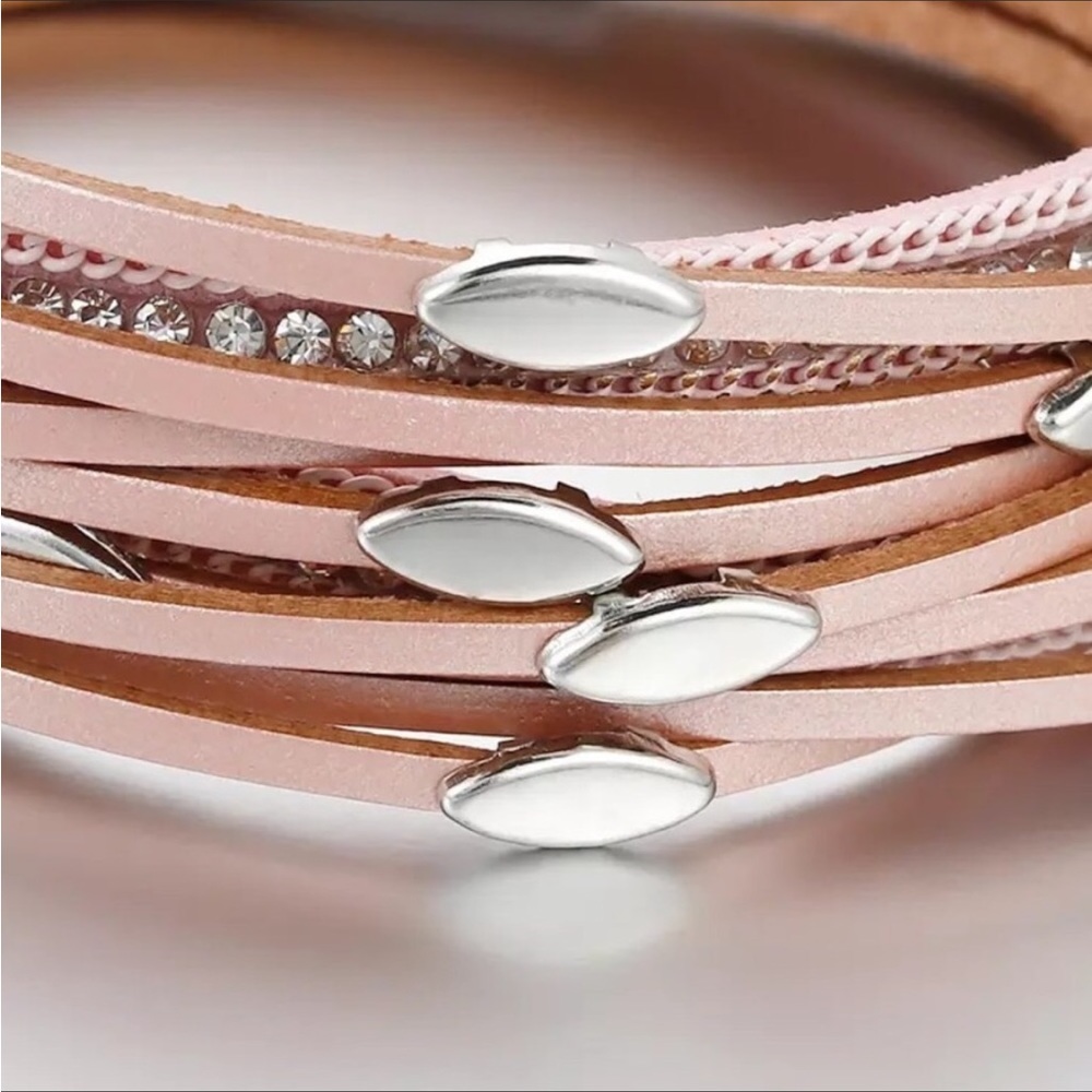 Genuine leather pink wrap bracelet with magnetic closure. New - Picture 6 of 8